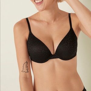 🌻Pink Victoria’s Secret Wear everywhere push-up bra size 32 DD🌻